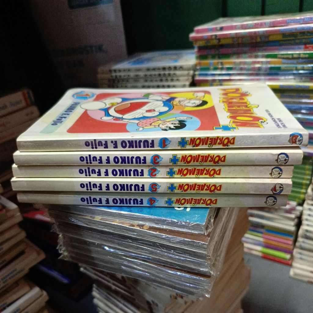 Komik Doraemon Plus set tamat 1-5 original set ke 3