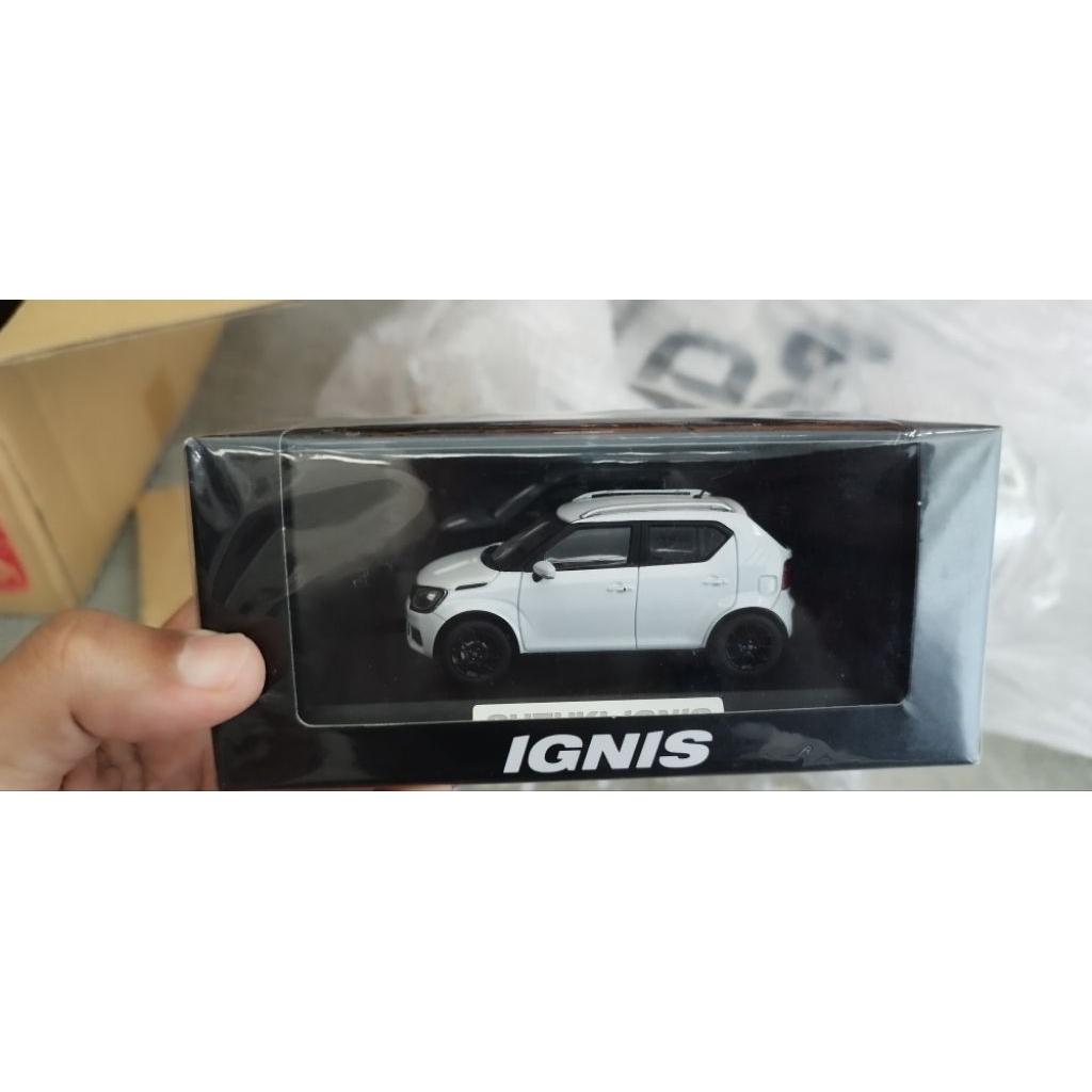 Diecast Suzuki Ignis skala 43