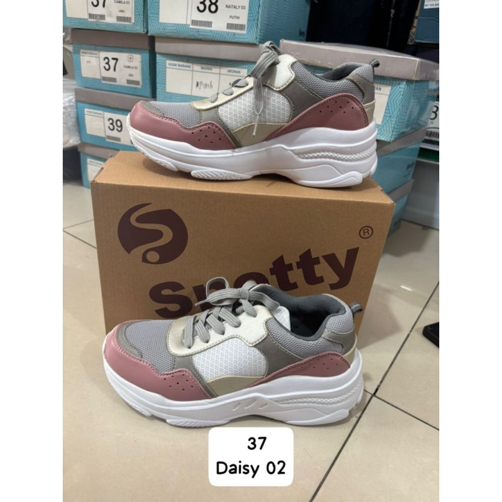 Sepatu Spotty Wanita (Daisy)