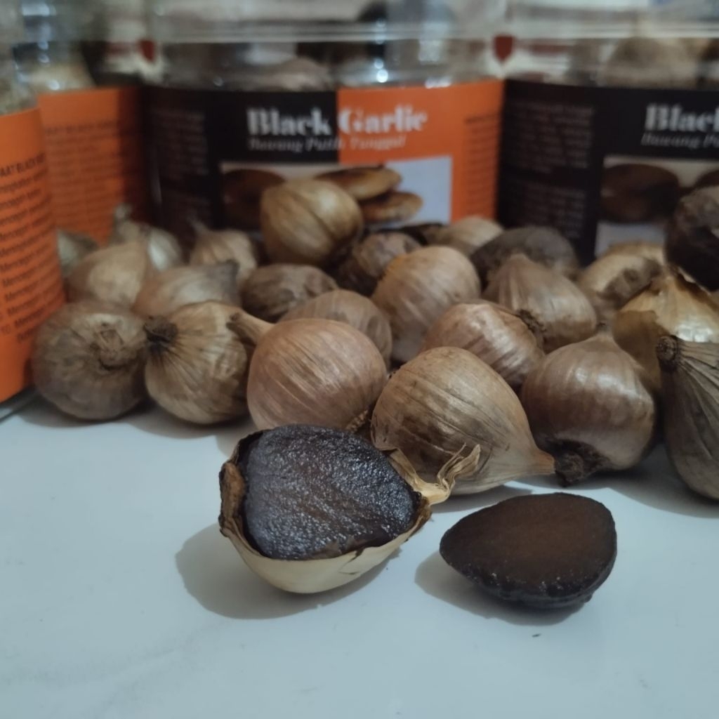 

Bawang Tunggal Hitam Black Garlic