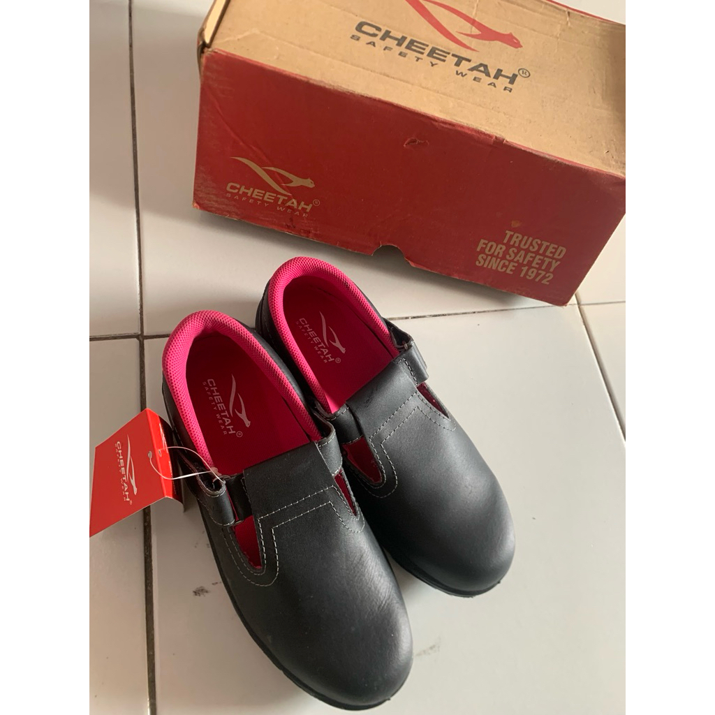 [NEW] Cheetah Sepatu Safety Perempuan uk. 40