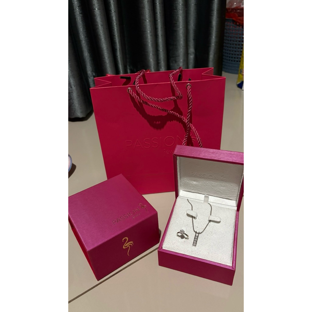 BOX SESERAHAN PASSION JEWELRY (INC PAPERBAG)