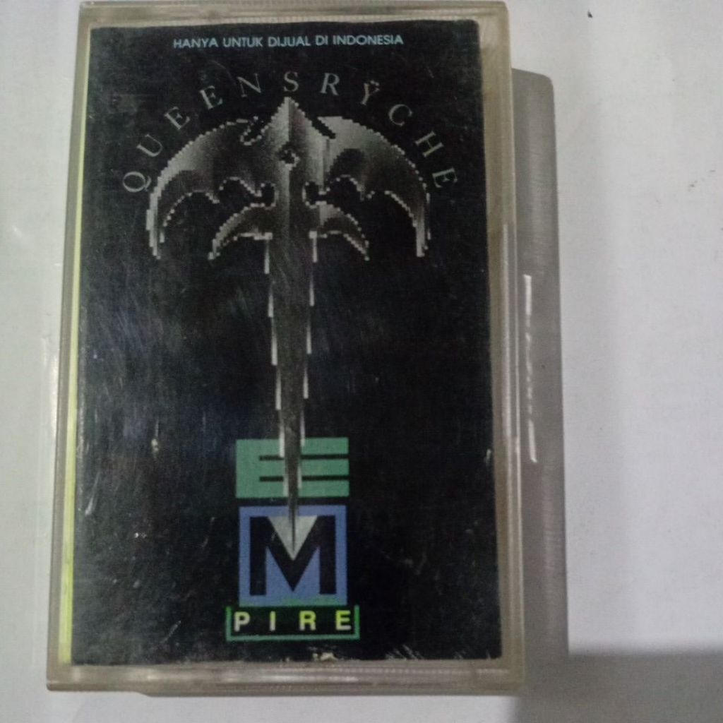 kaset pita Queensryche album Empire. genre hard rock