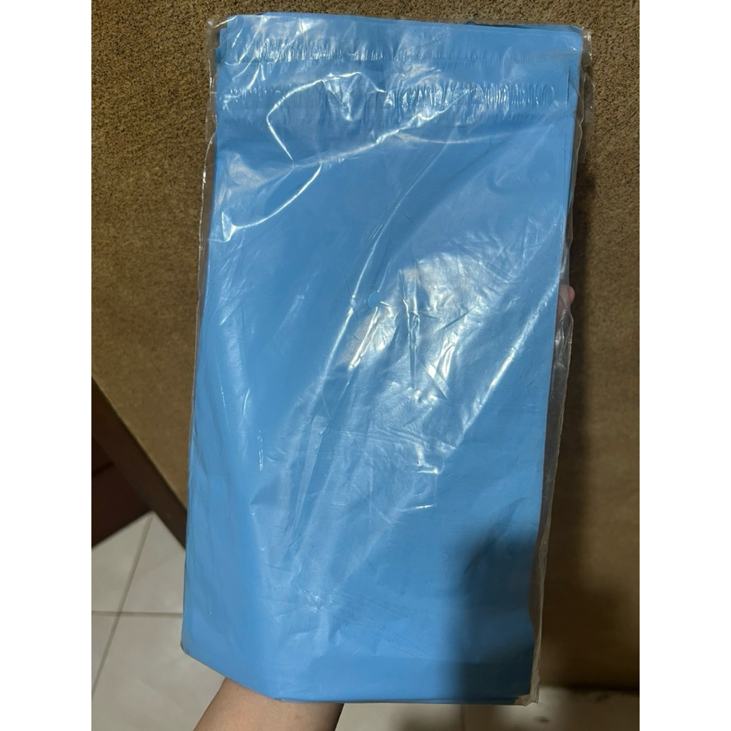 

Polymailer Plastik Packing Ekonomis Biru Muda 17x30cm 75pcs Baby Blue