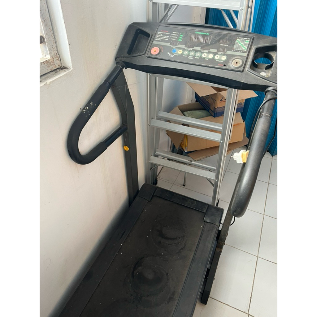 preloved treadmill aibi gym. LCD readouts: speed, distance, calories, purchase