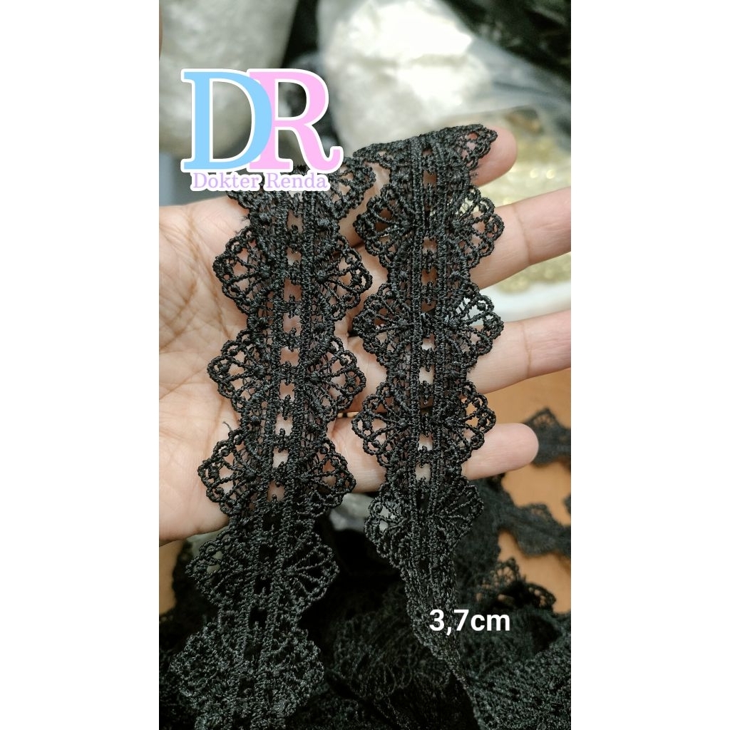 renda giper hitam 3,7cm tengahan