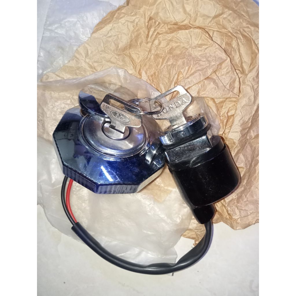 kunci kontak set tutup tangki honda cb cb100 cb125 nos content