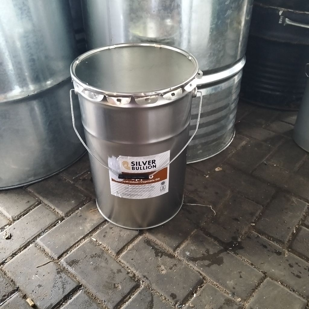 EMBER KALENG 25 LITER / EMBER KALENG 30 KG BEKAS PAKAI BERSIH