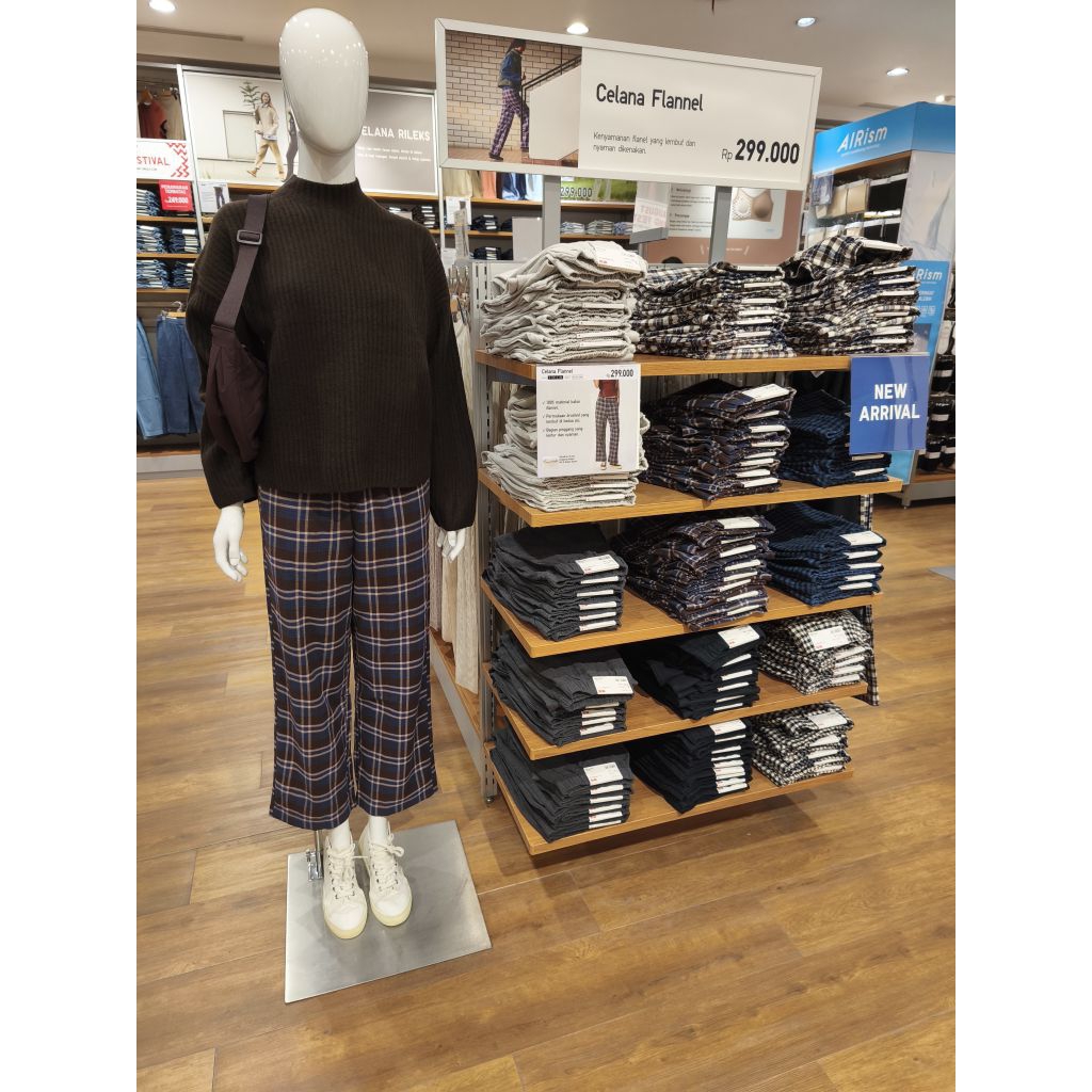 SALE!!! UNIQLO WANITA CELANA FLANNEL {JASTIP jasa titip}