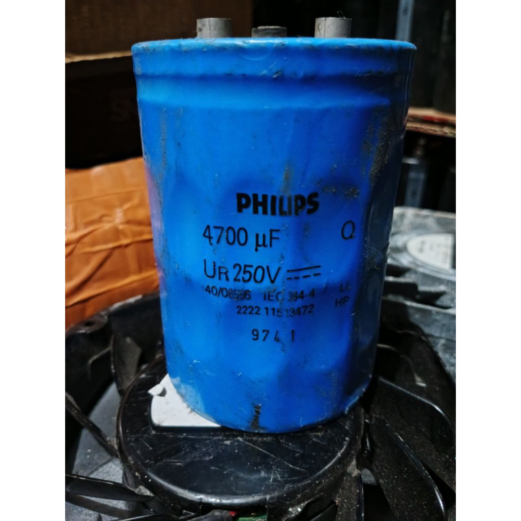 ELCO JUMBO 250V 4700UF MERK PHILIPS
