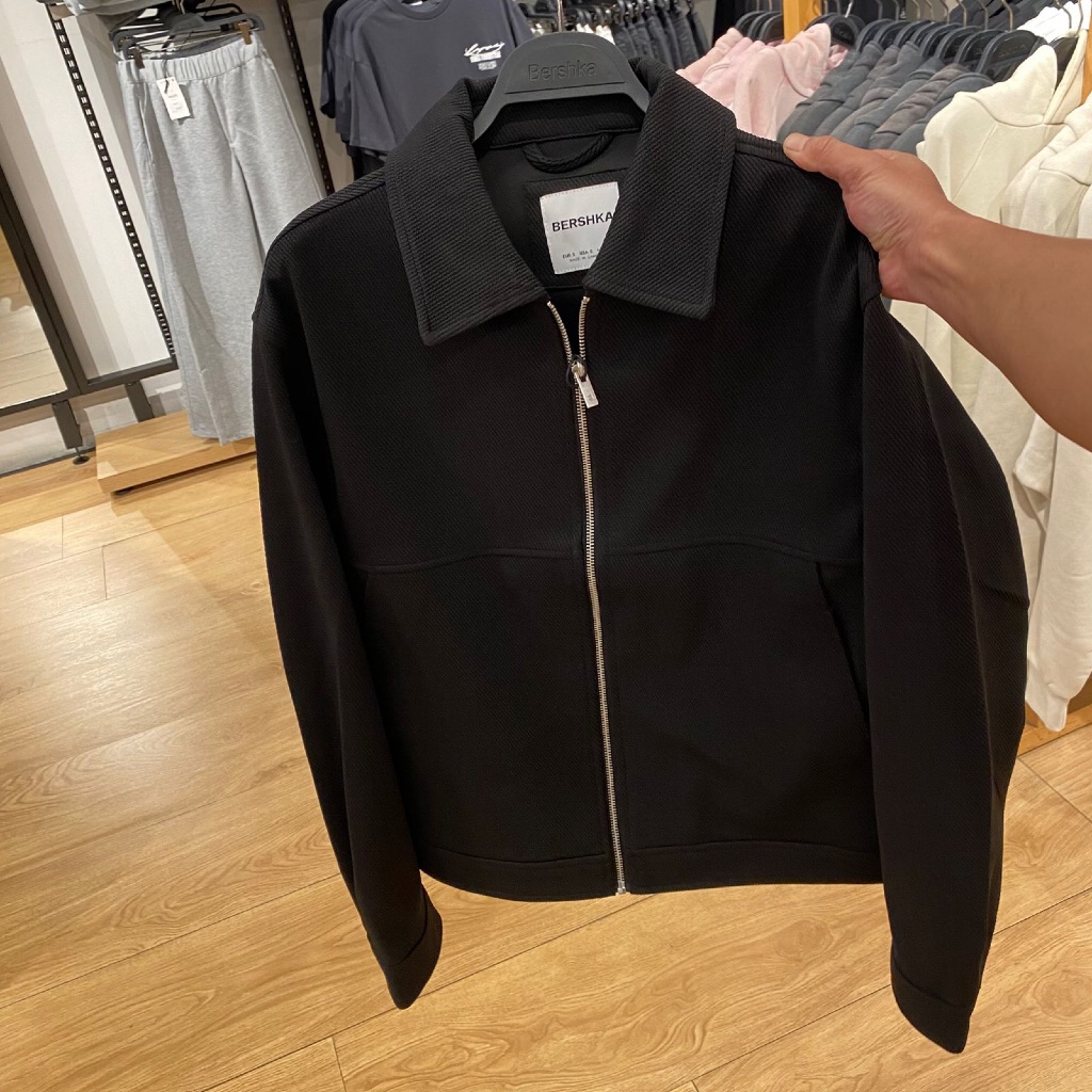 Jastipp. Jacket Zipper Bershka (MAN)