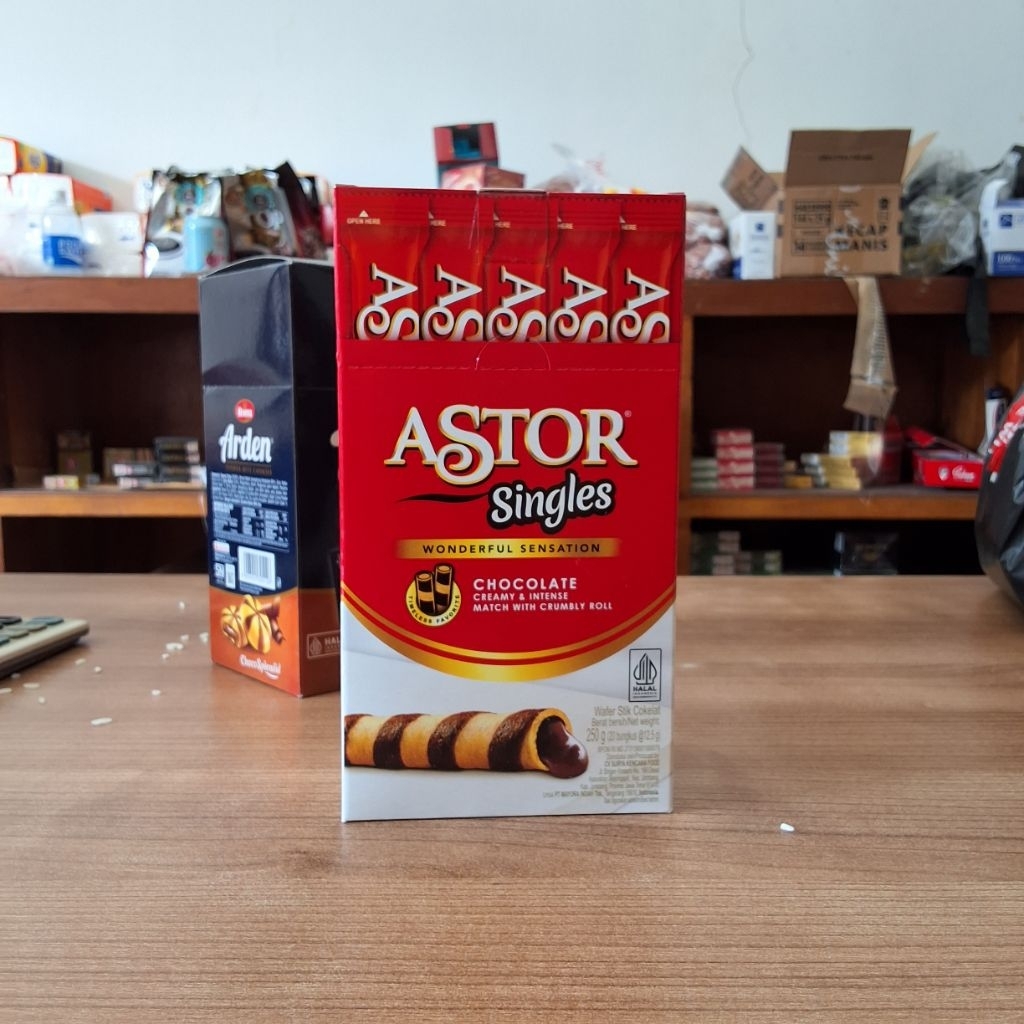 

Astor singles wafer box