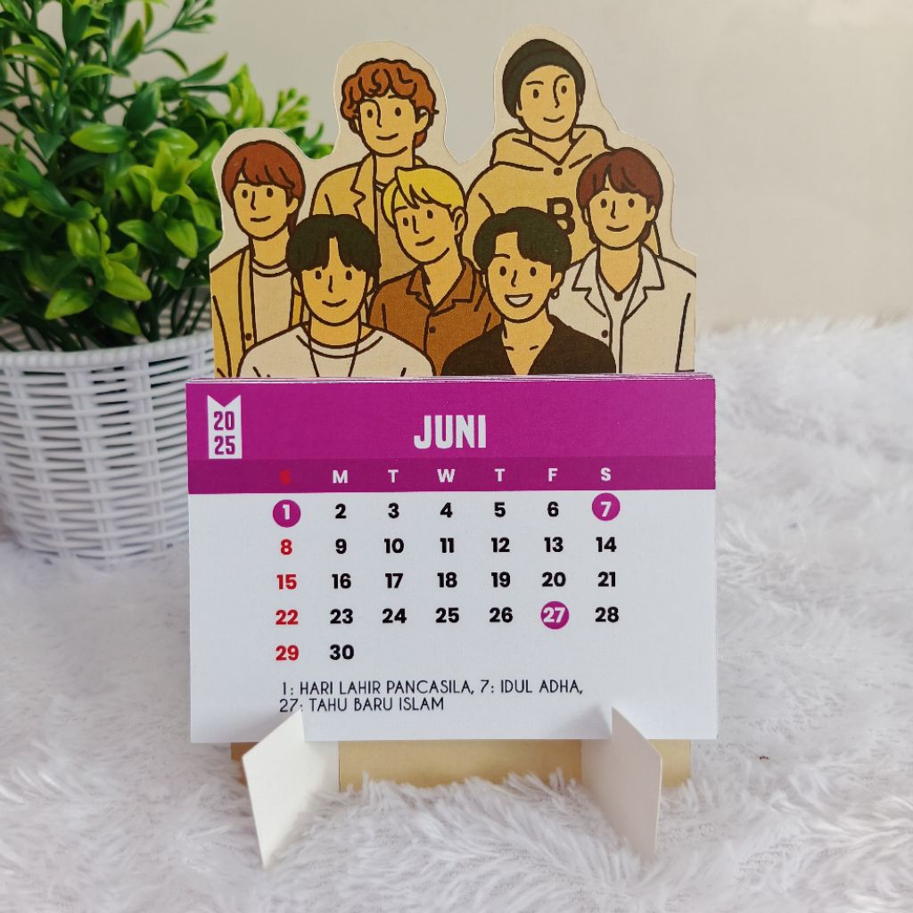 

Kalender Duduk BTS 2025 – Desain Eksklusif Member K-Pop, Koleksi Army Wajib