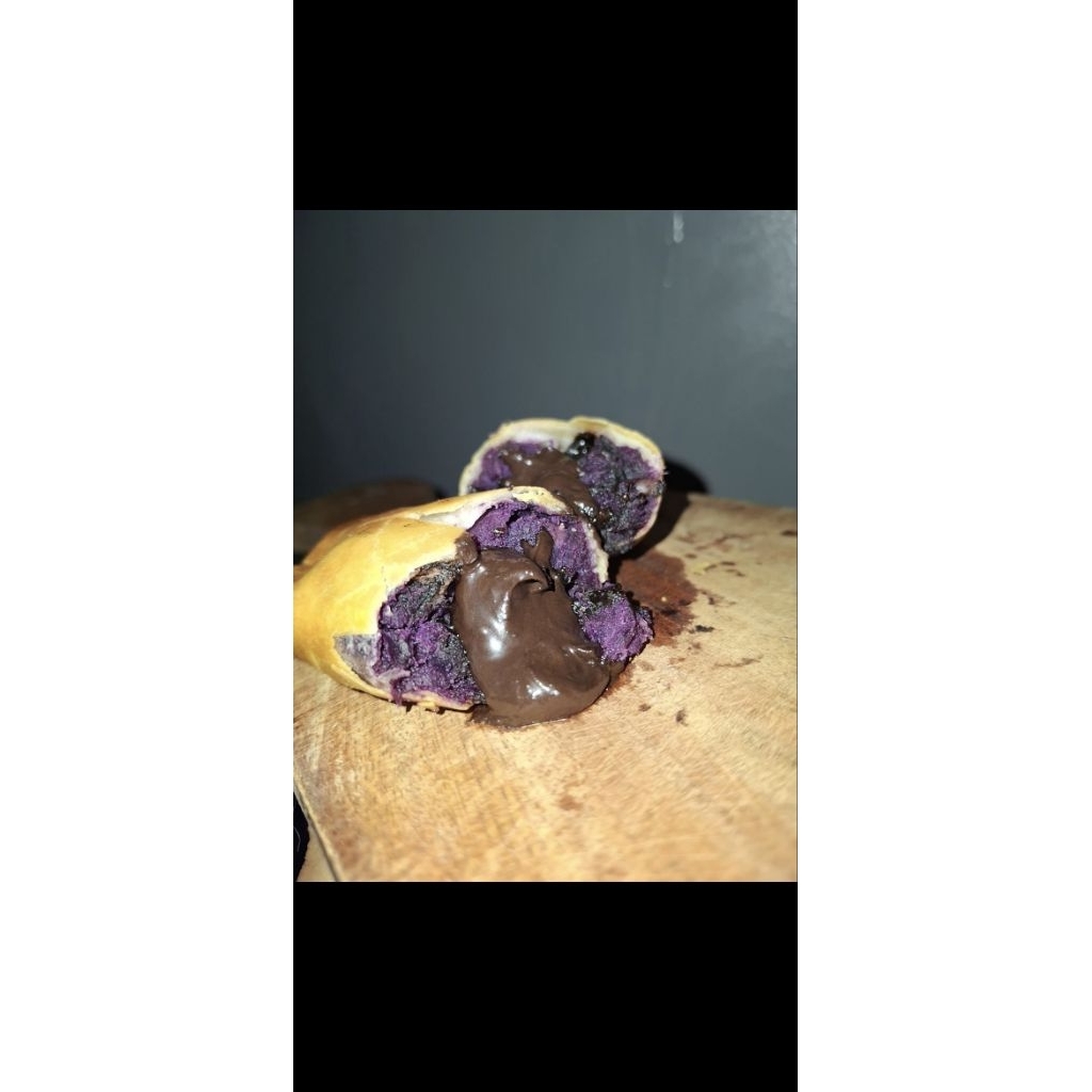 

lumpia ubi ungu coklat lumer