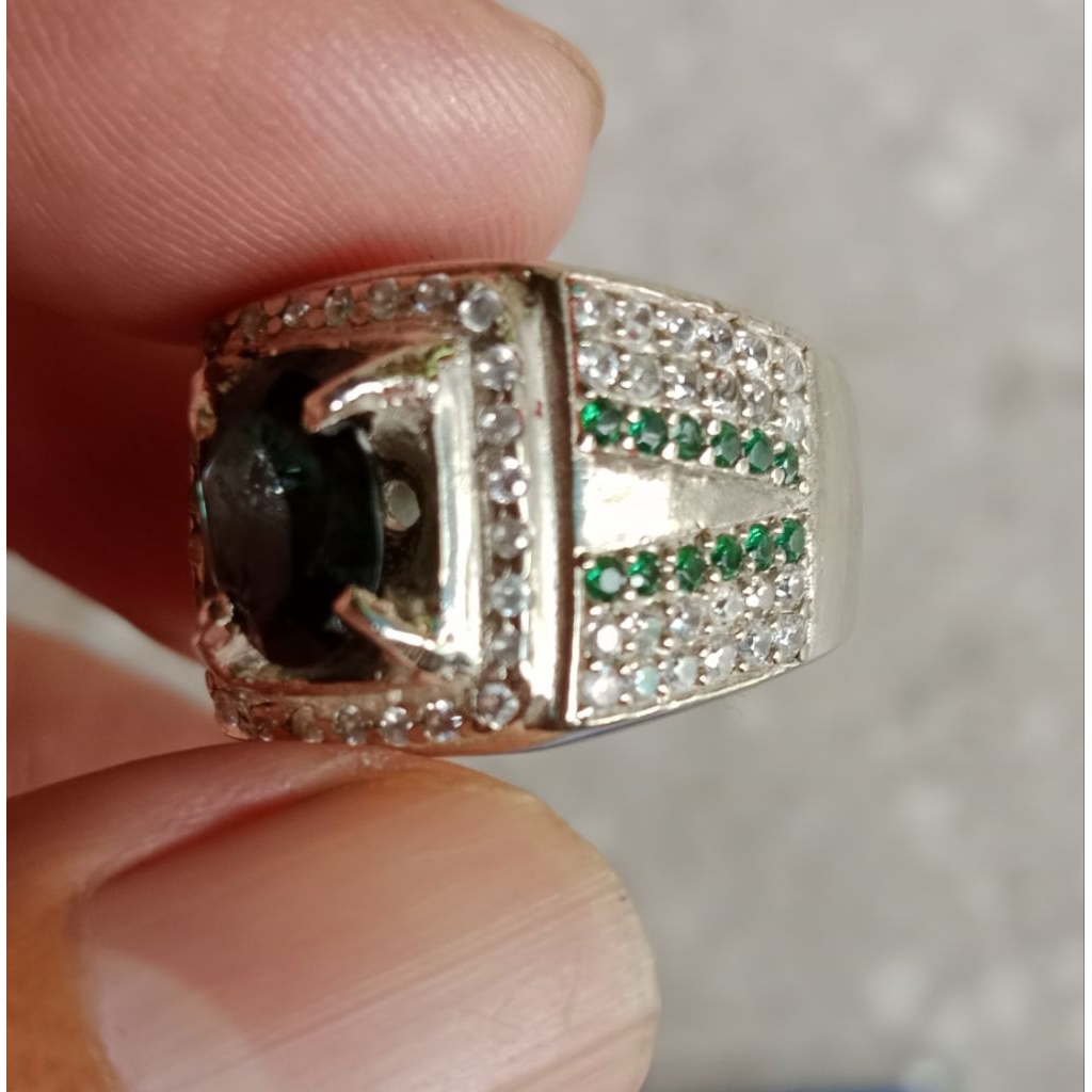 Natural Green Safir Ceylon srilangka