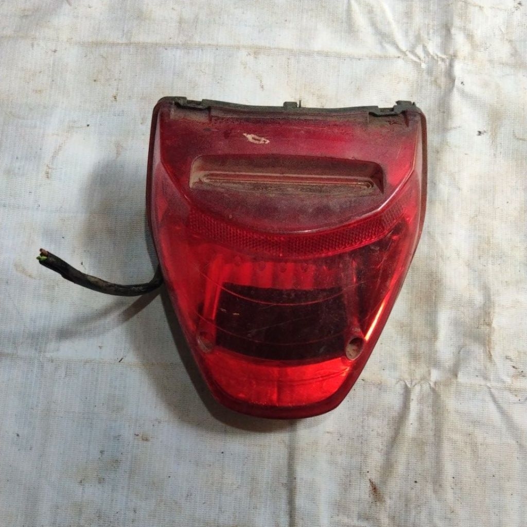 STOPLAMP LAMPU BELAKANG MOTOR MEGAPRO PRIMUS VERZA CB VERZA 150 ORIGINAL BEKAS