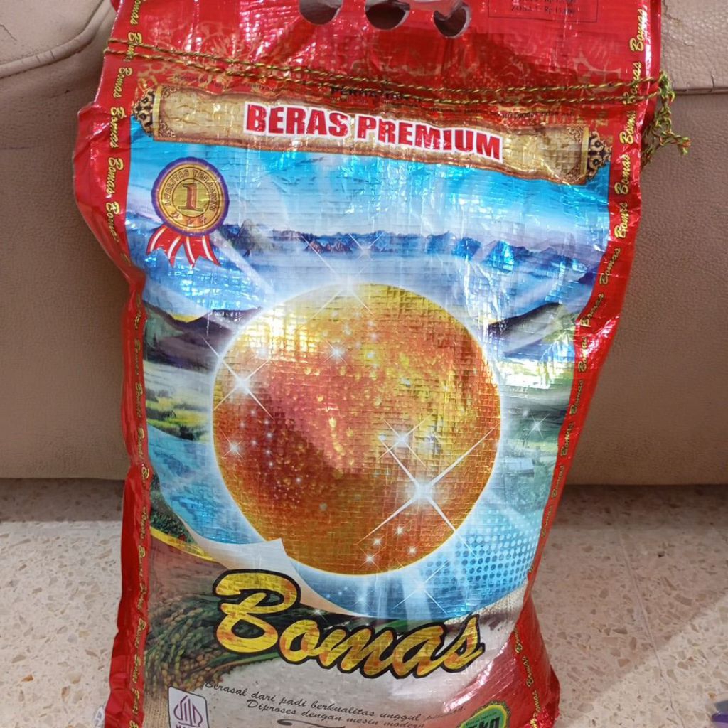 

Beras Kepala Kristal Bomas 5Kg Premium Sangat Cocok Untuk Kebutuhan Sehari-Hari