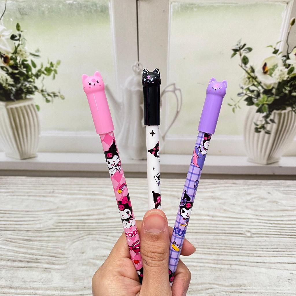 

Pulpen Standar Kuping Kuromi Ready 3 Warna Super Cute Lucu tinta hitam / Pen Gel Kuromi Unik Imut Warna Pink Ungu Putih Alat Tulis Sekolah Anak Kekinian Stationary Fancy Kualitas Terbaik Bisa Grosir dan COD Harga Termurah