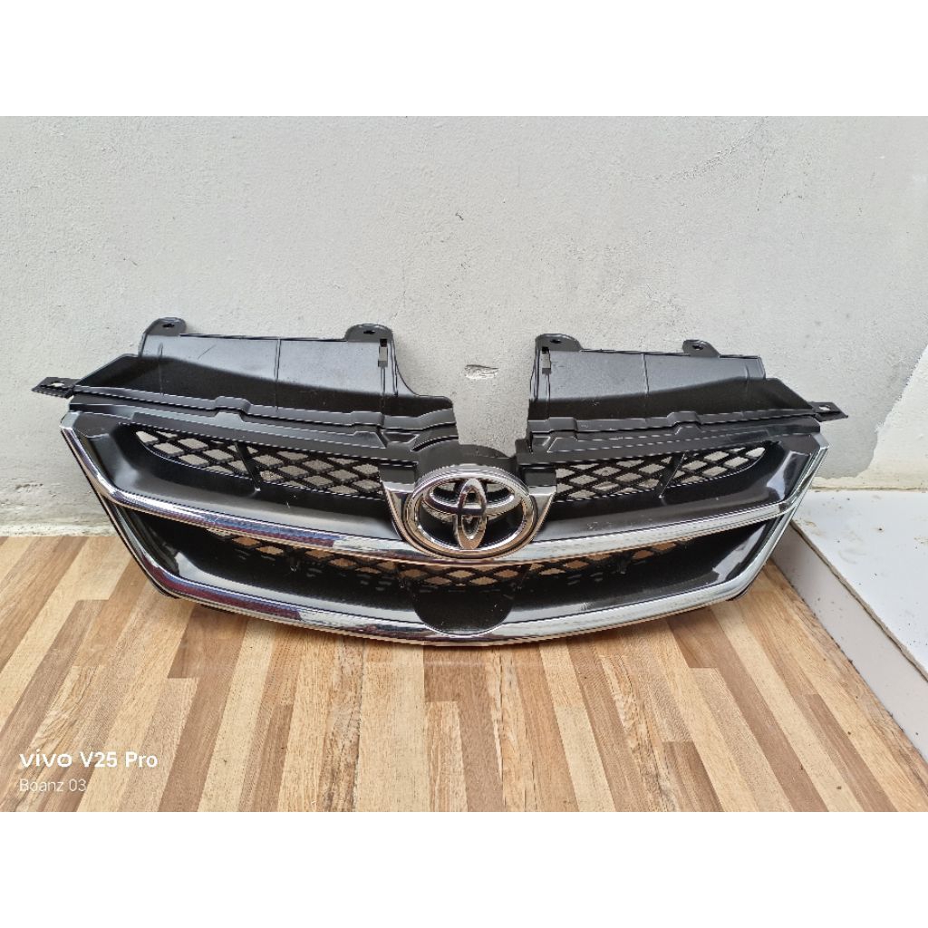 Grill depan Mobil Toyota Avanza vvti taun 2007 2008 2009 2010 2011 original