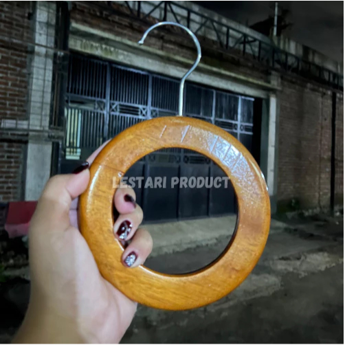 HANGER KAYU BULAT - HANGER HIJAB - HANGER KAYU - HANGER BULAT - HANGER HIJAB PARIS