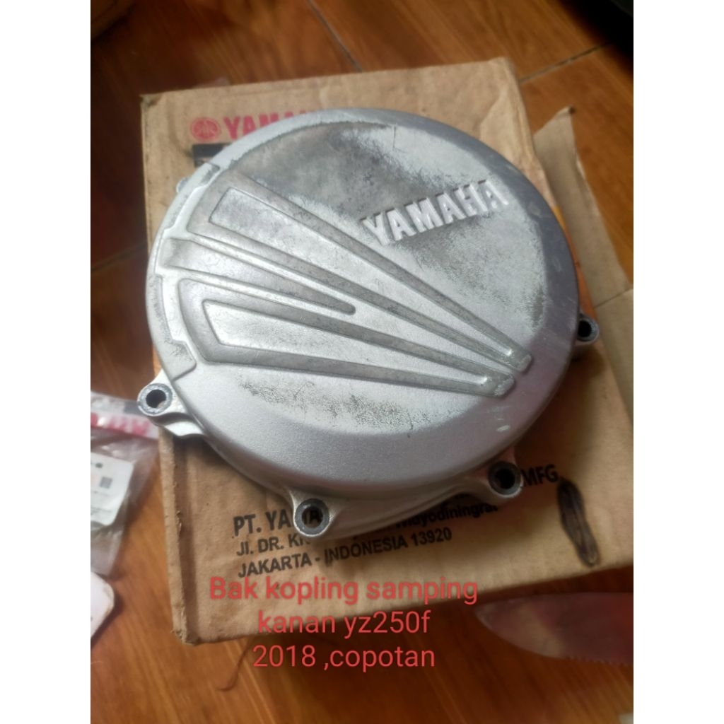 Blok kopling kanan yz250f