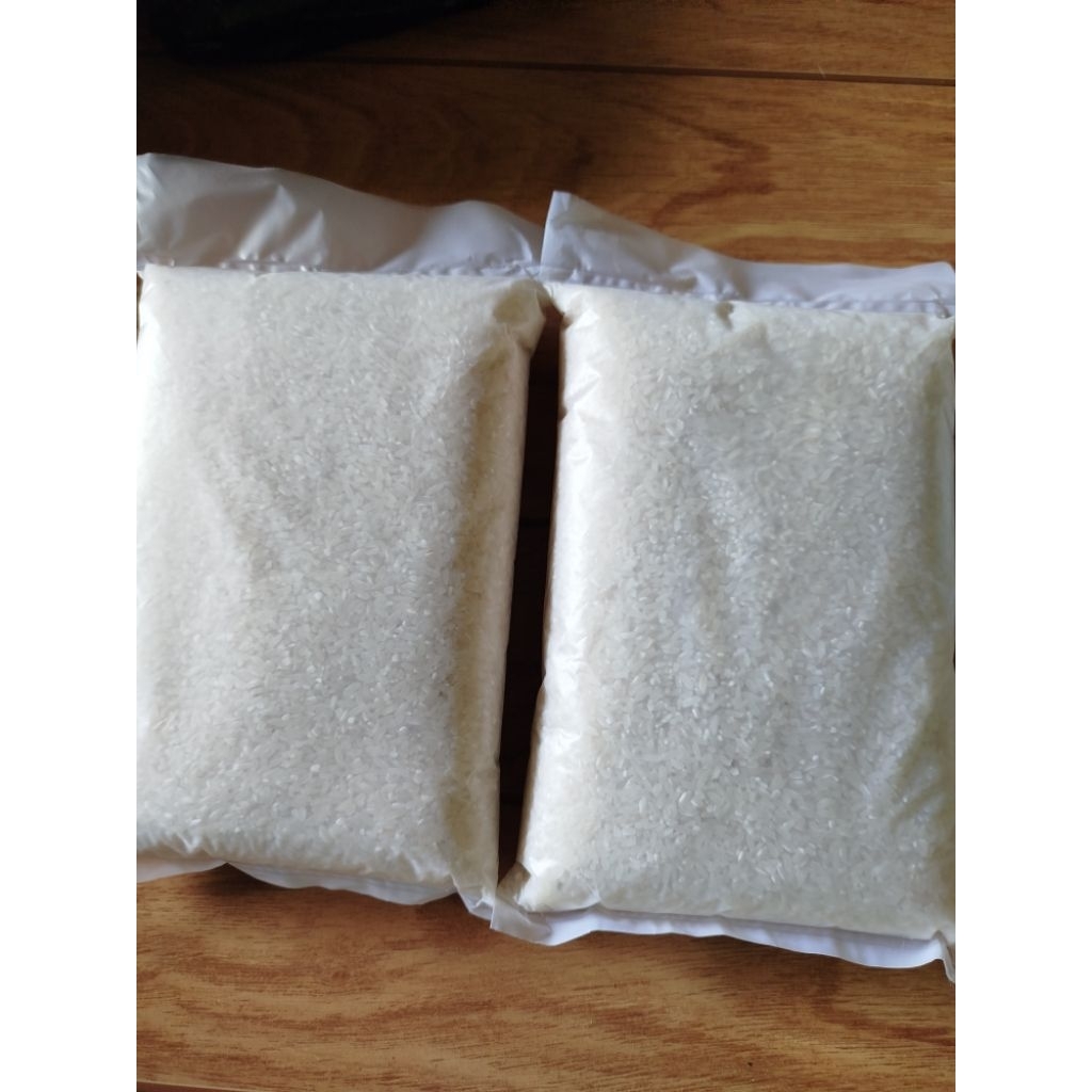 

beras fresh lokal 1 Liter pulen enak putih langsung di giling