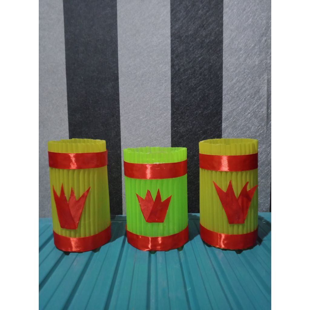 

Tempat Pensil / Pot Dari Sedotan ( Prakarya Sekolah)