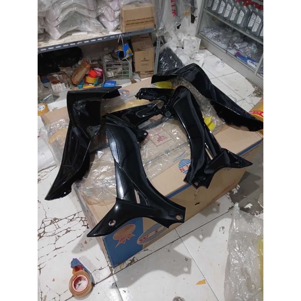 sayap dalam jupiter z burhan hitam/jupiter z/legshiled luar jupiter z/06/sayap luar jupiter z 06 hit