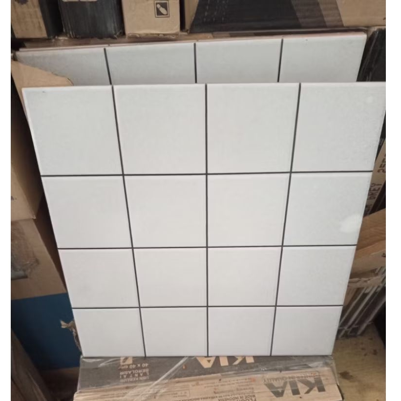 Keramik teras Kasar 40x40 December grey - Kia