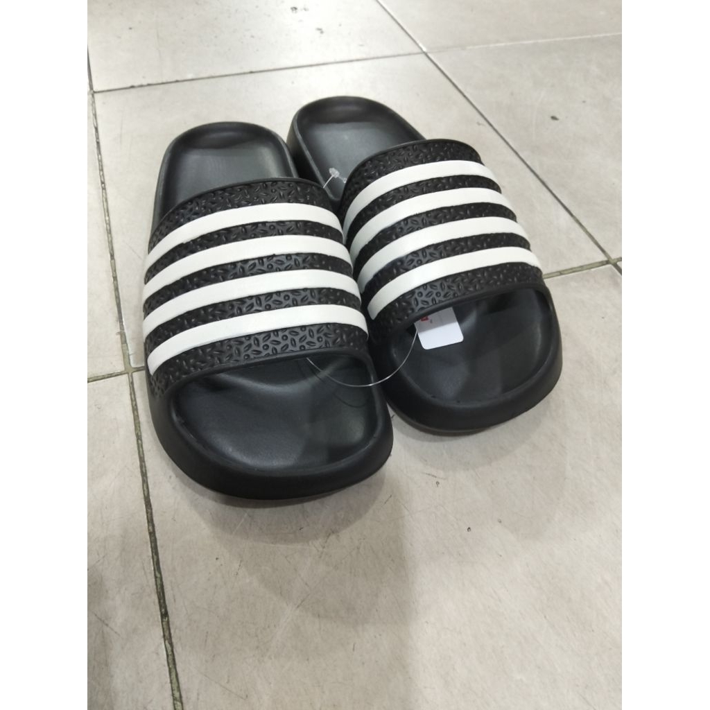Sandal karet yumaida/Sandal kasual pria terbaru/sandal karet kasual