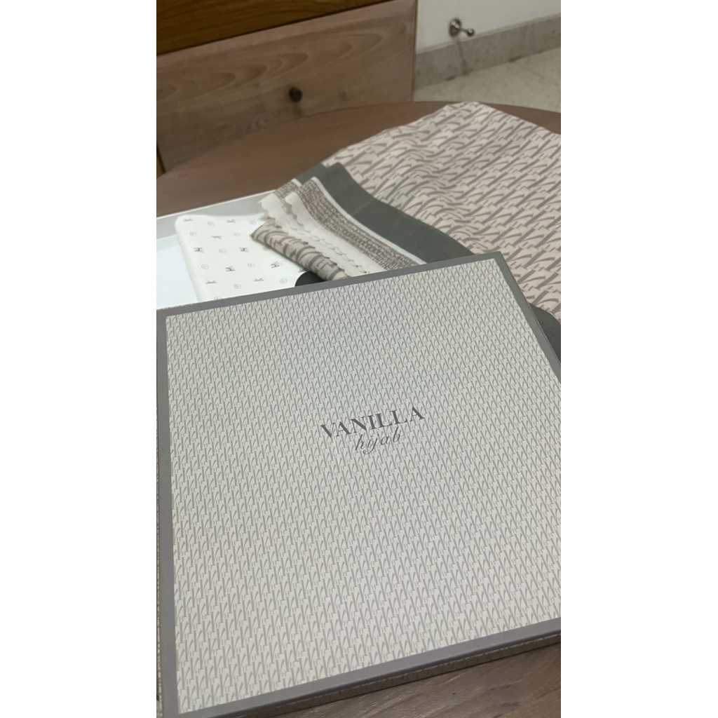 Preloved Hijab - Vanilla Hijab