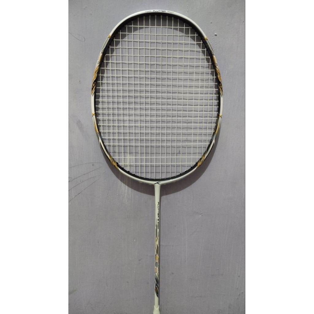 Hundred flutter s zoom