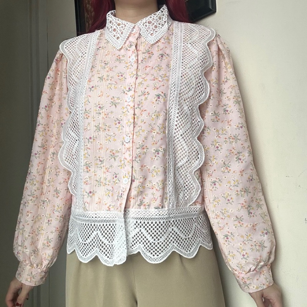 atasan blus bunga pink renda