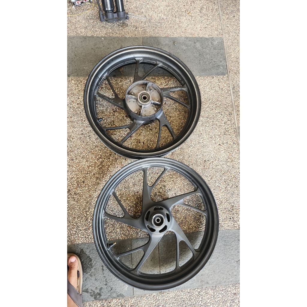 VELG CBR ROSSI MERAH 160-185 PNP CBR NEW CB150R