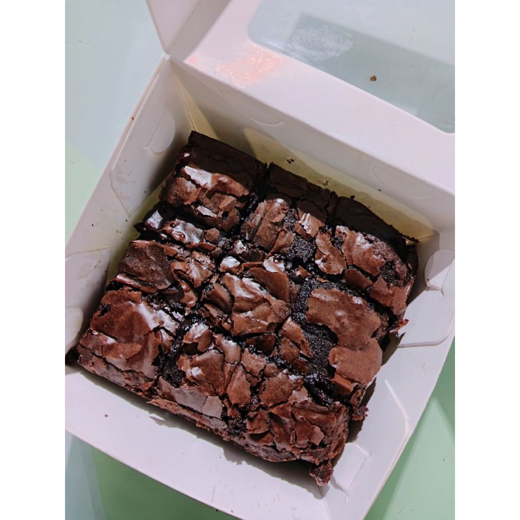 

FUDGY BROWNIES 10X10 BY @HAY.SWEETIE_