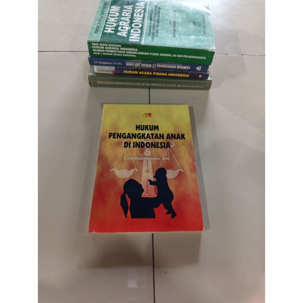 buku original - hukum pengangkatan anak di Indonesia oleh lulik  jatikumoro