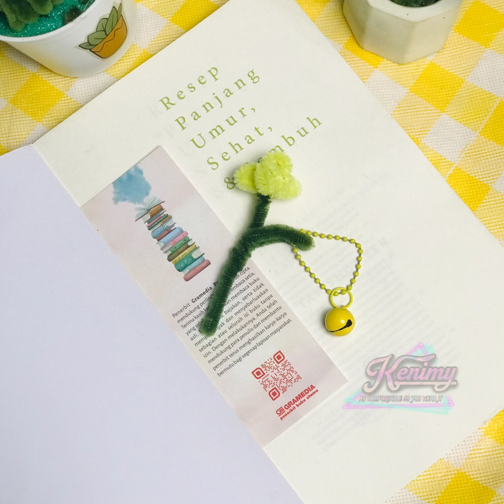 Keychain bunga satu tangkai "kuning" / gantungan tas/ aksesoris tas/ gantungan kunci