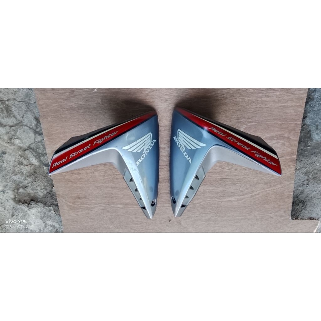 SAYAP SIRIP TANKI MEGAPRO MONO KANAN KIRI ORIGINAL COPOTAN MOTOR