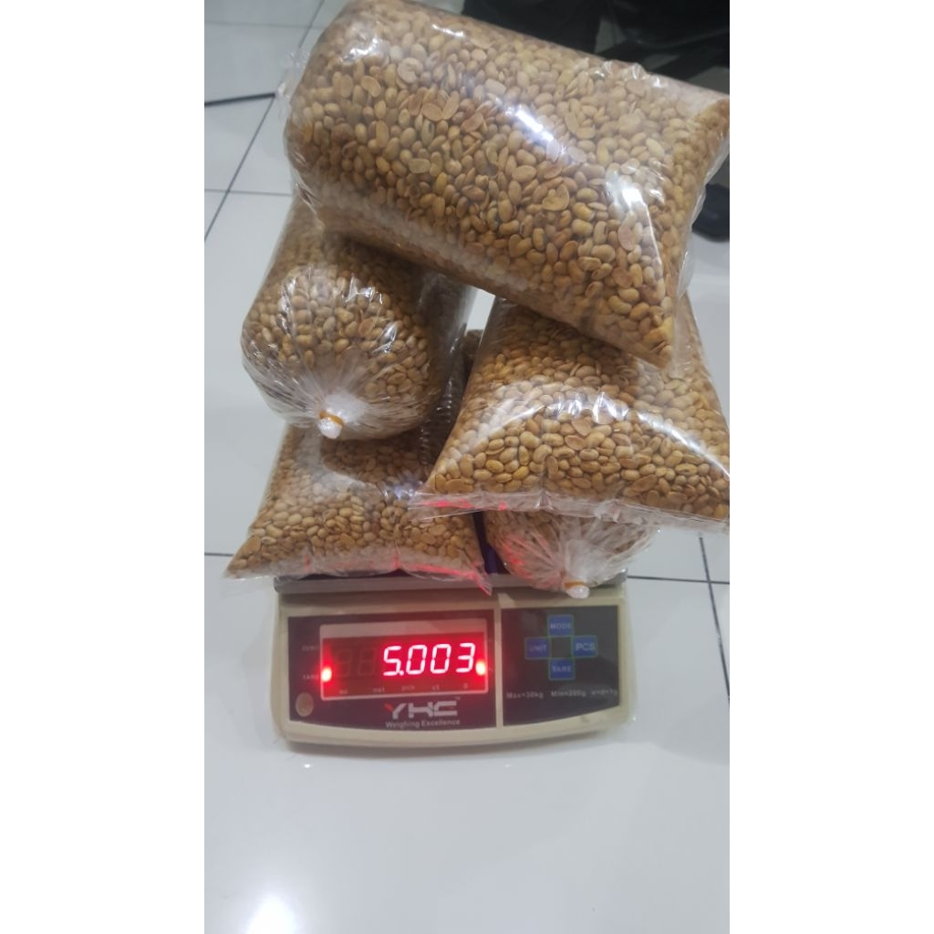 

Kacang Kedelai Super 1 Kg Gurih