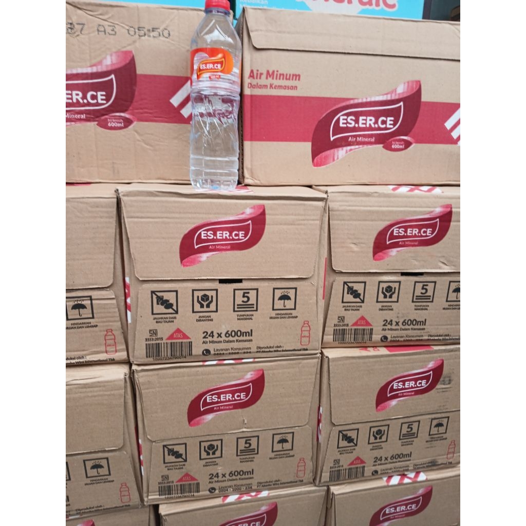 

Es Er Ce air mineral 600ml 1dus isi 24 botol