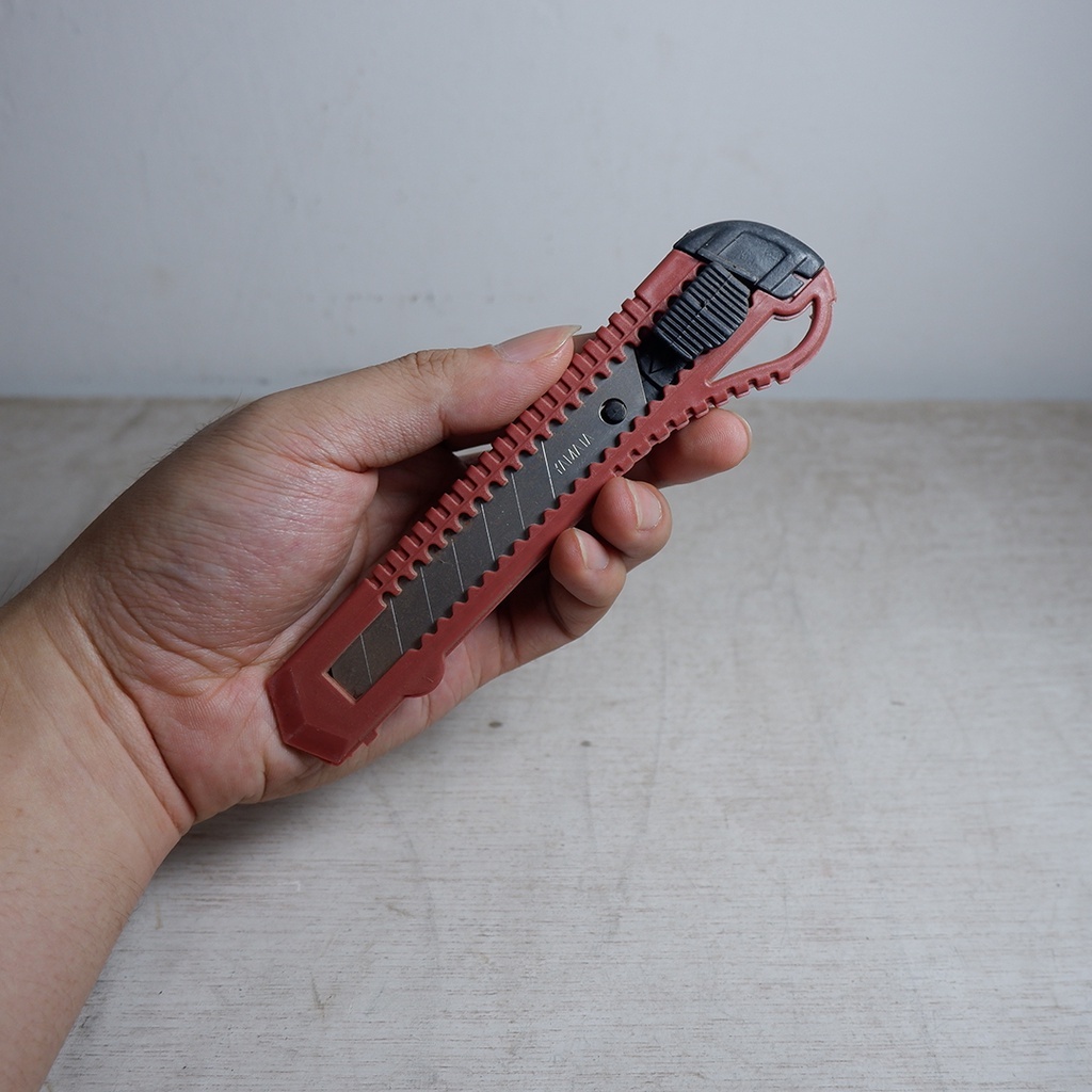 

Squair Pisau Cutter Murah Buram HARGA UNTUK 1 PCS