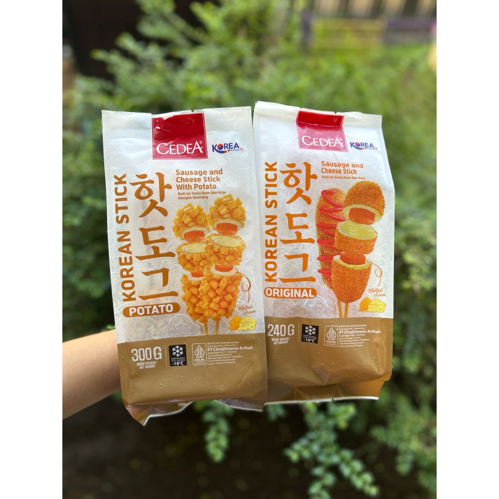 

CEDEA korean sausage and melted cheese stick halal