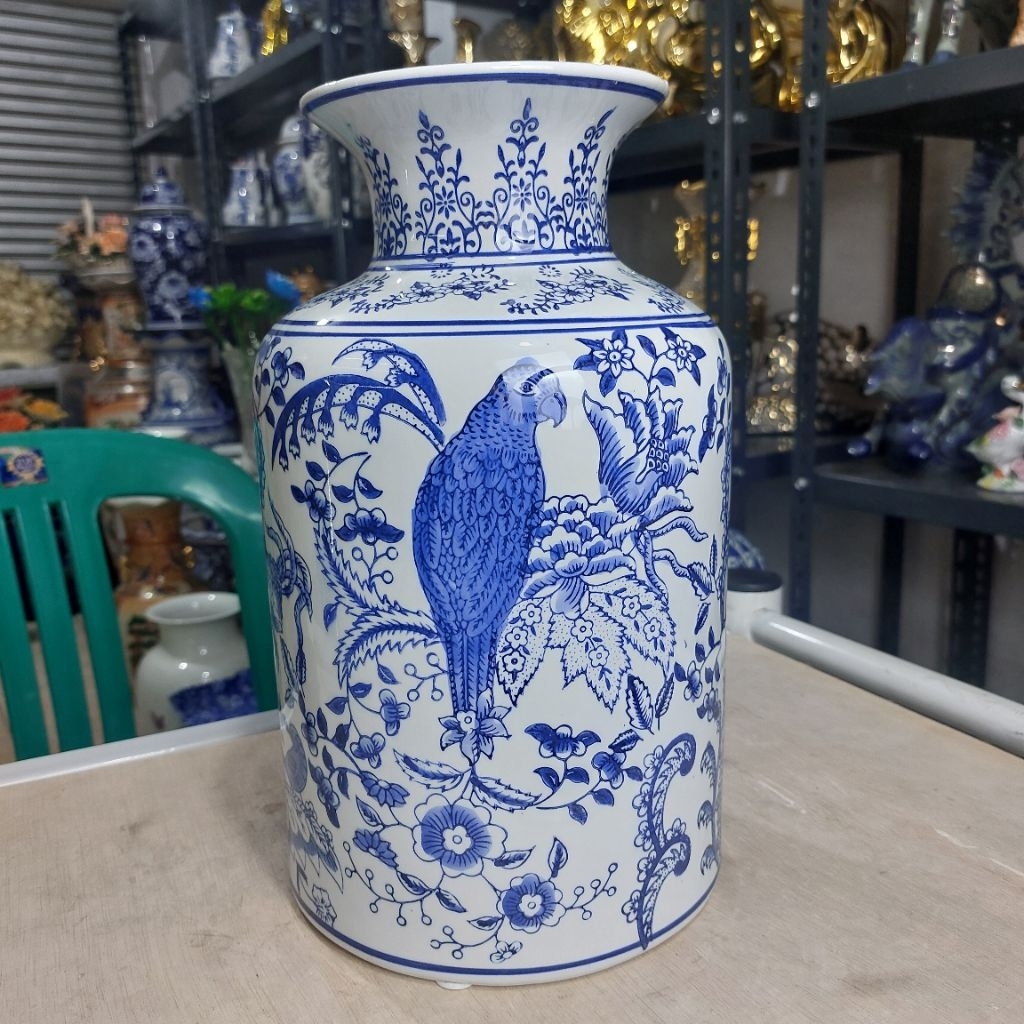 Vas bunga keramik motif burung dewi biru putih/guci pot vas