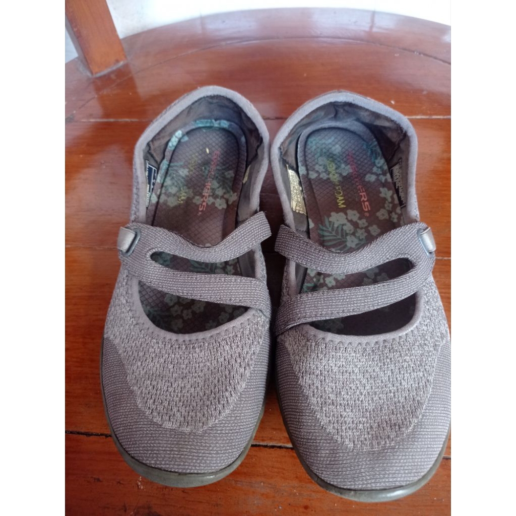 Preloved Skechers Memory Foam Shoes Breathe Easy Mary Jane Slip-On Grey