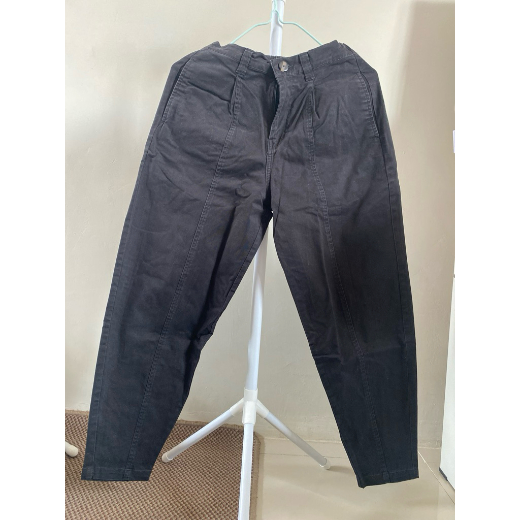 Celana Levis Hitam (preloved)