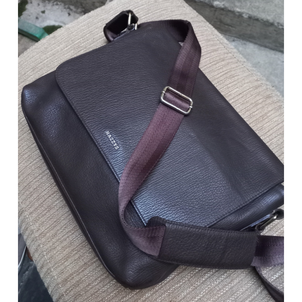 Tas Selempang Kulit Pria HAZZYS Original – Elegan & Stylish
