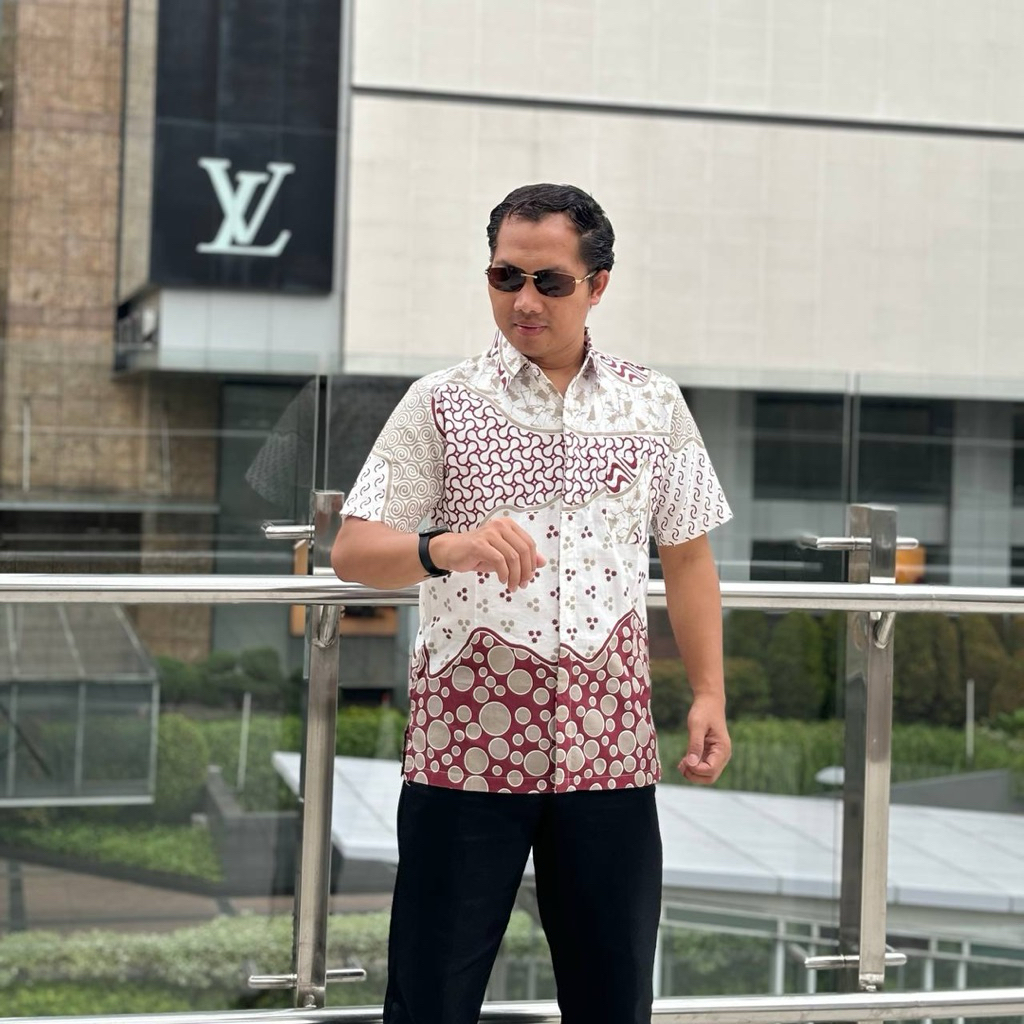 Hem batik pria 166 bahan katun merah maroon putih