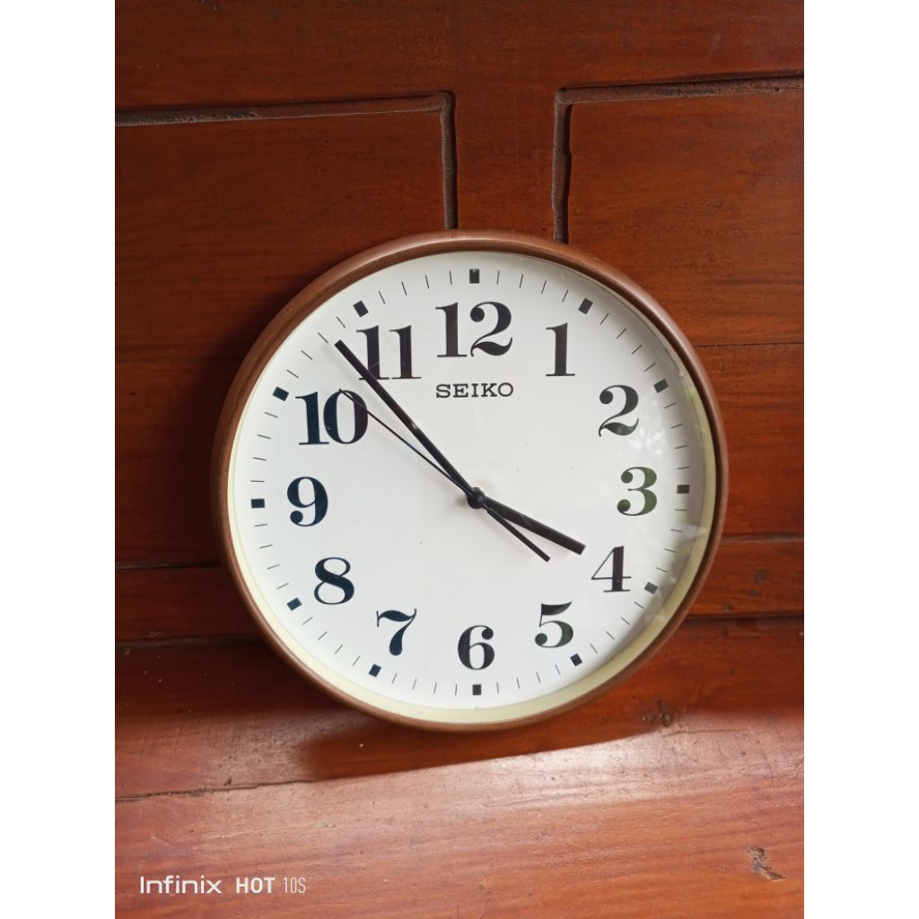 jam Dinding jadul antik klasik