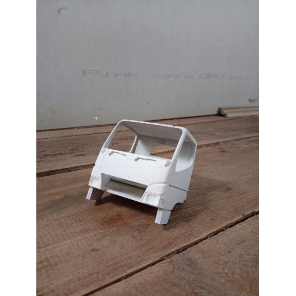 kabin truk skala plastik canter