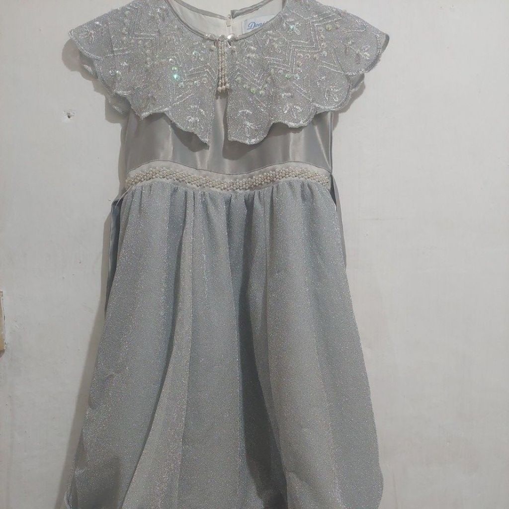 Dress pesta anak mewah elegan grey silver Preloved